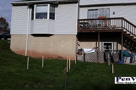 03a-HomeRemodelingContractorNorristownPACompositeLuxuryDeckInstall